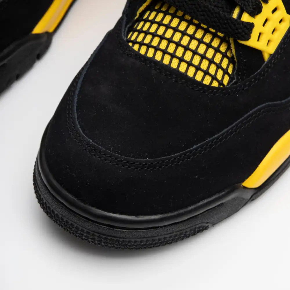Nike Air Jordan 4 Thunder